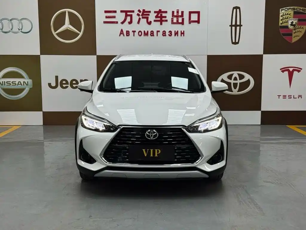 Toyota Yaris L — фото 2