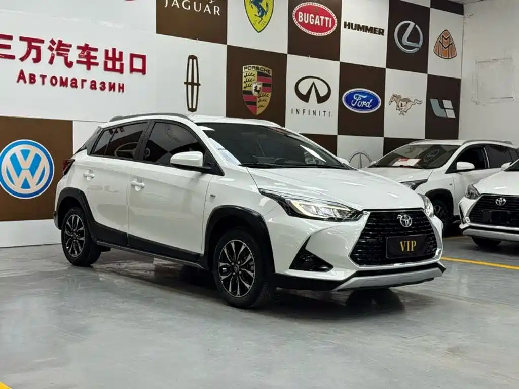 Toyota Yaris L — фото 3