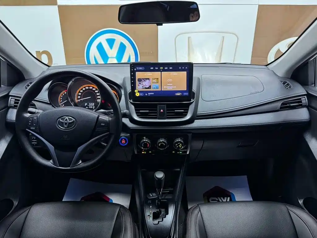 Toyota Yaris L — фото 9