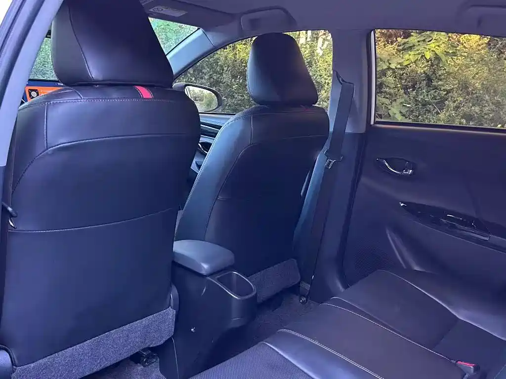 Toyota Yaris L — фото 6