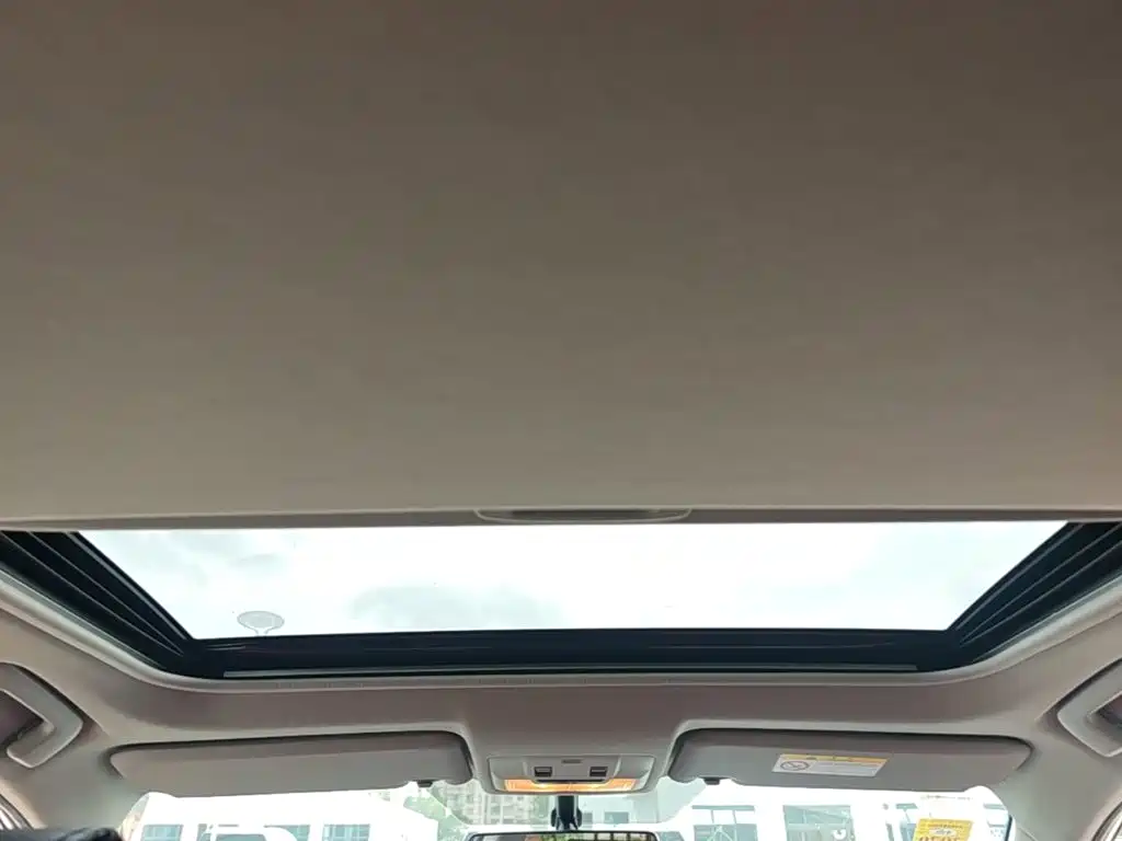 Toyota RAV4 — фото 23