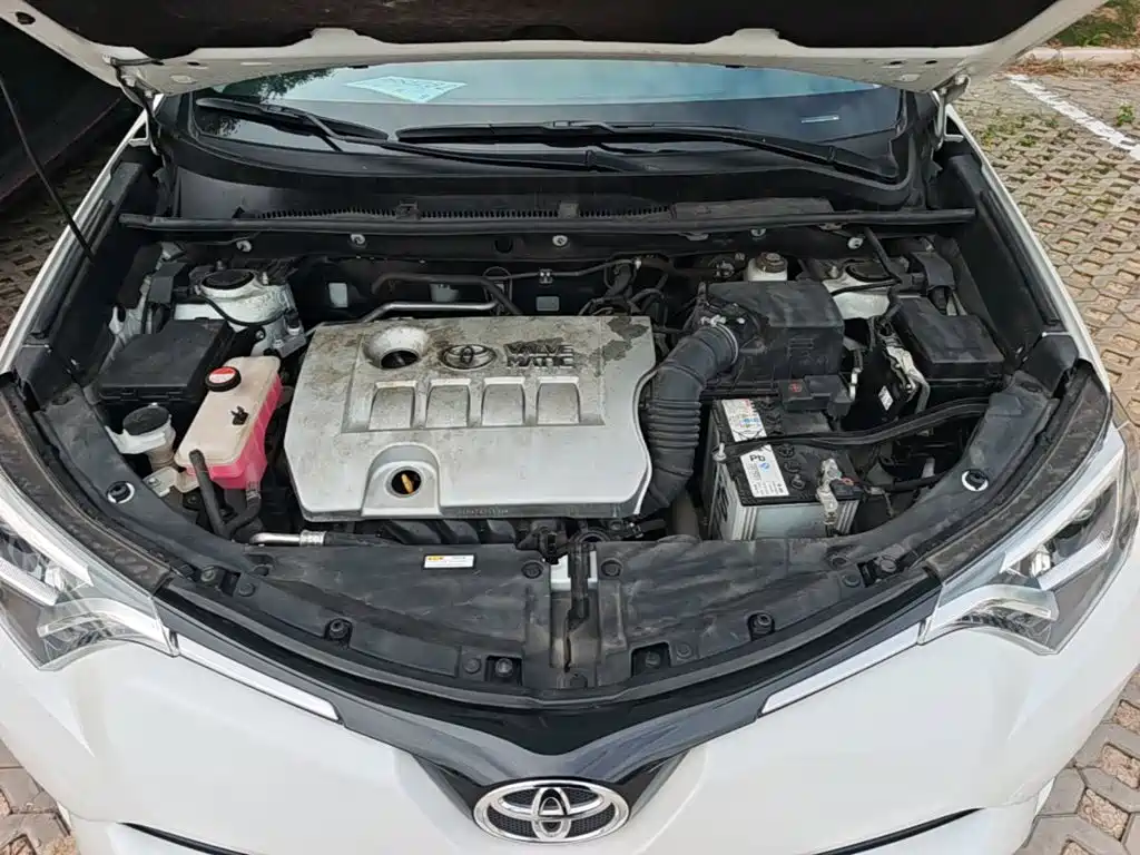 Toyota RAV4 — фото 25