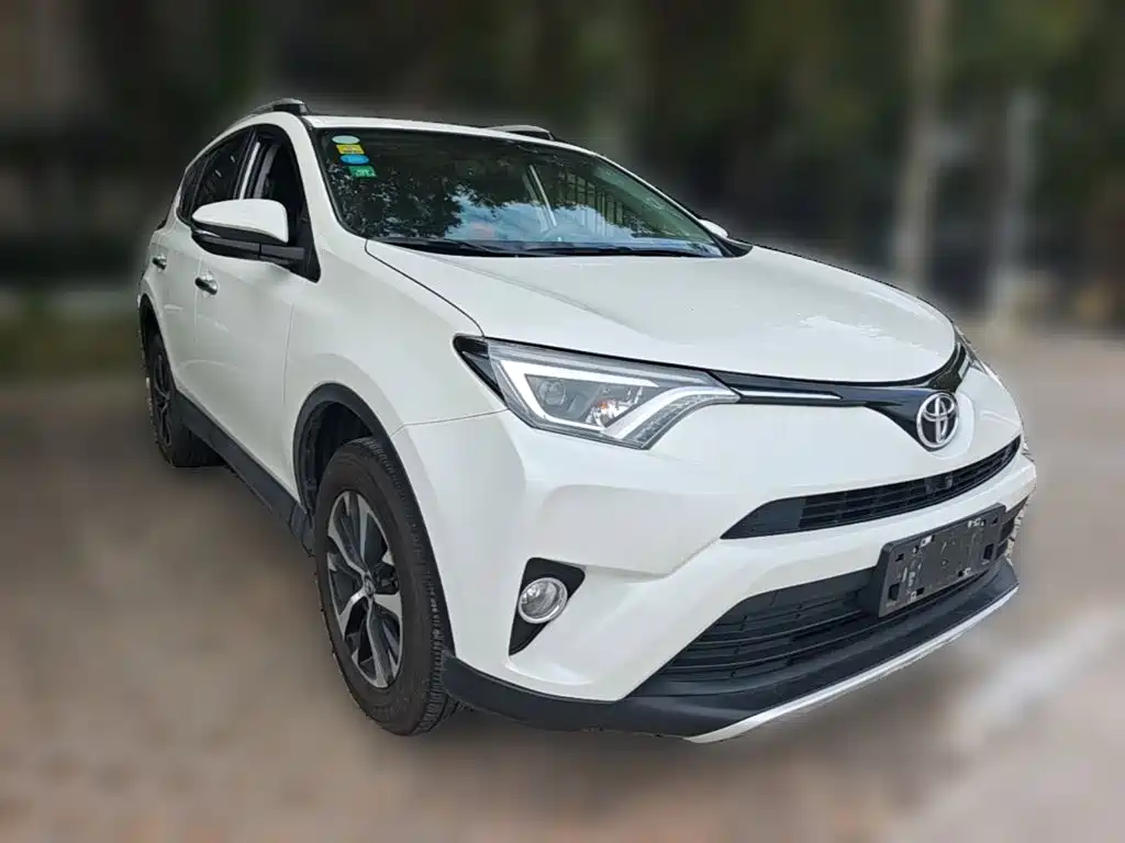 Toyota RAV4 — фото 6