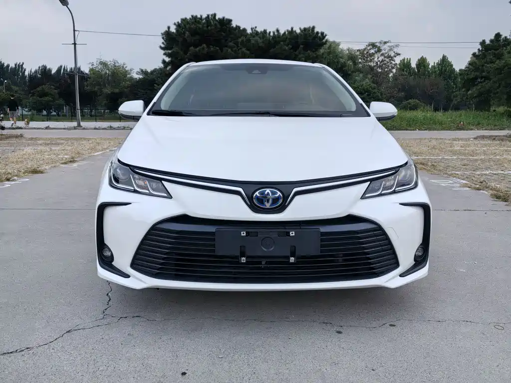 Toyota Corolla — фото 2