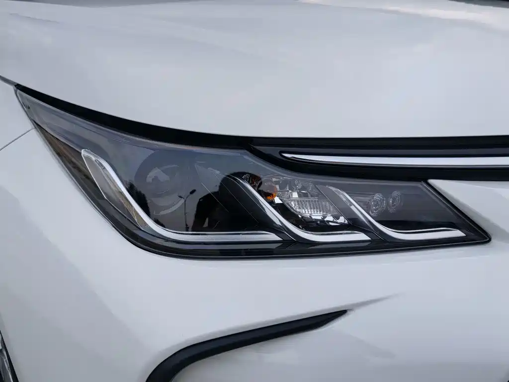 Toyota Corolla — фото 4