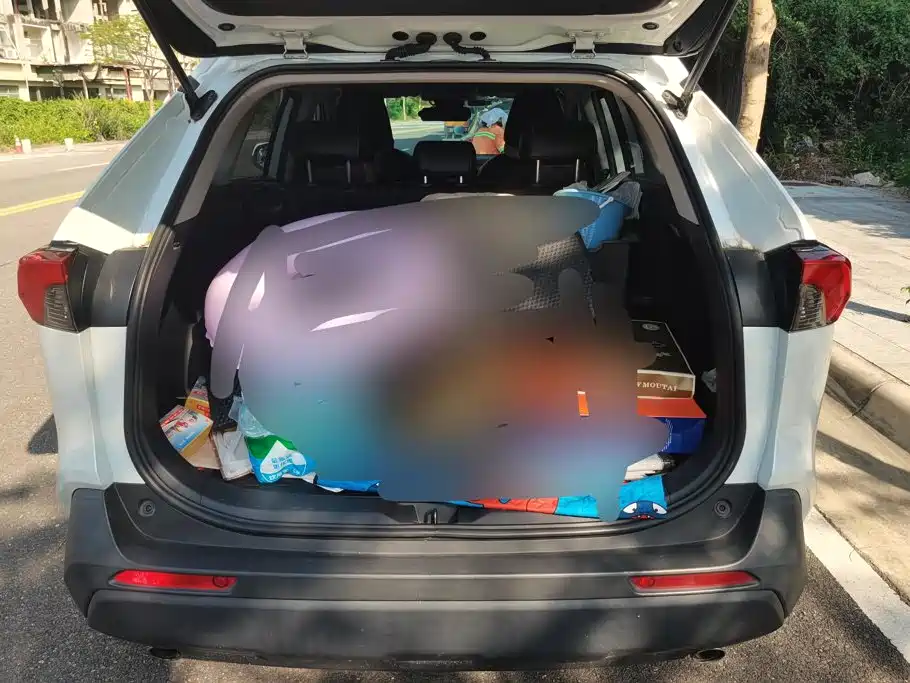 Toyota RAV4 — фото 4