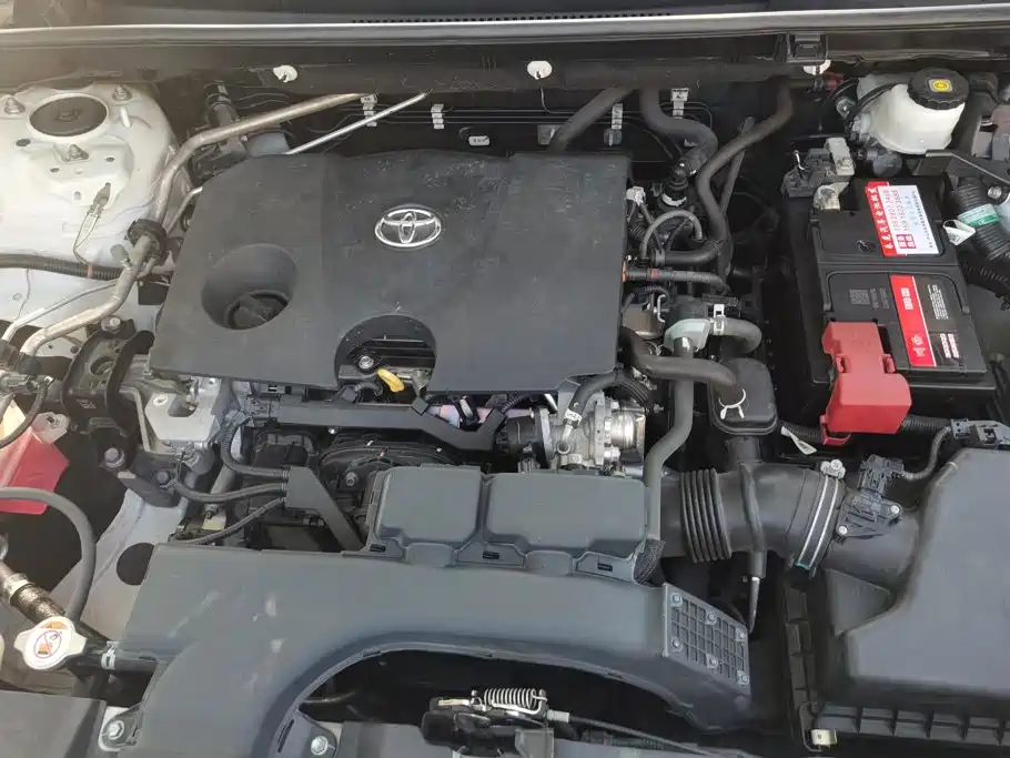 Toyota RAV4 — фото 10