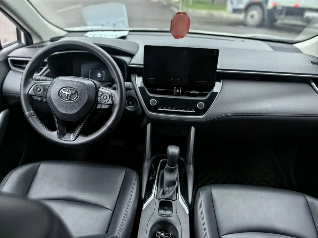 Toyota Corolla Cross — фото 14