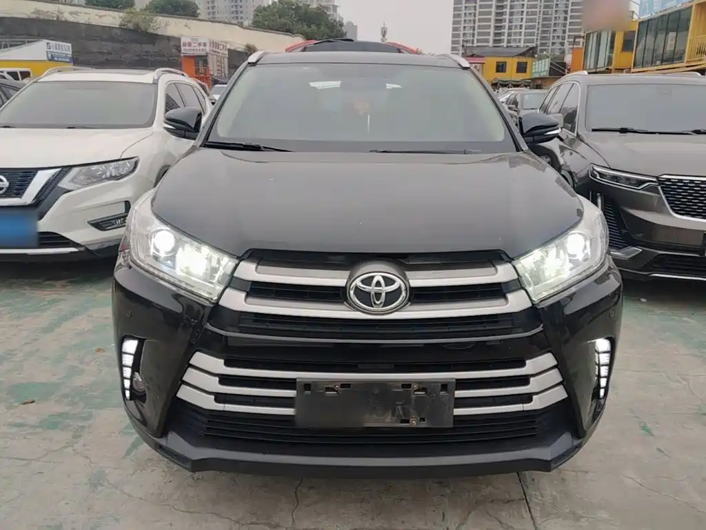Toyota Highlander — фото 3