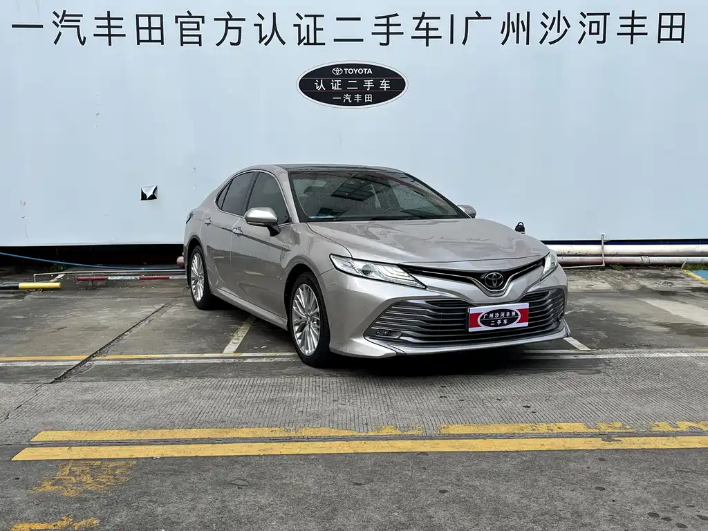 Toyota Camry — фото 3