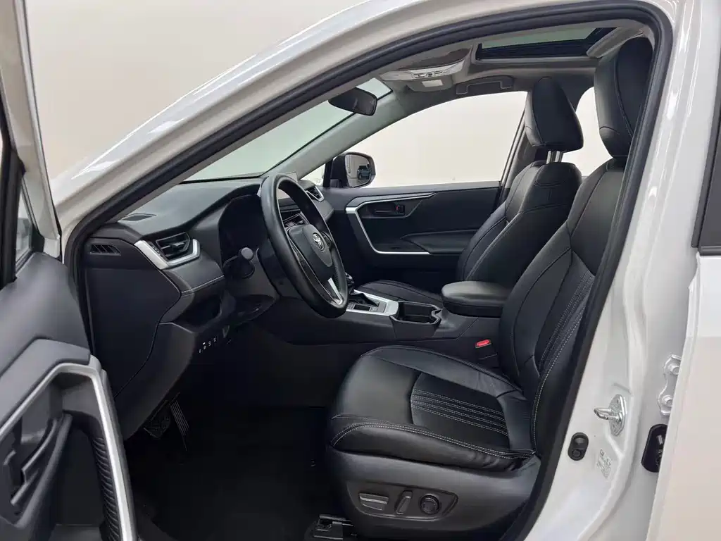 Toyota RAV4 Prime — фото 6