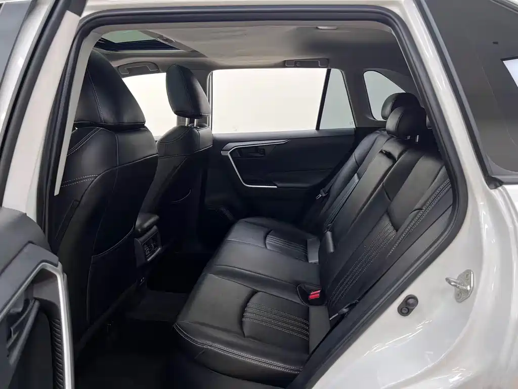 Toyota RAV4 Prime — фото 7