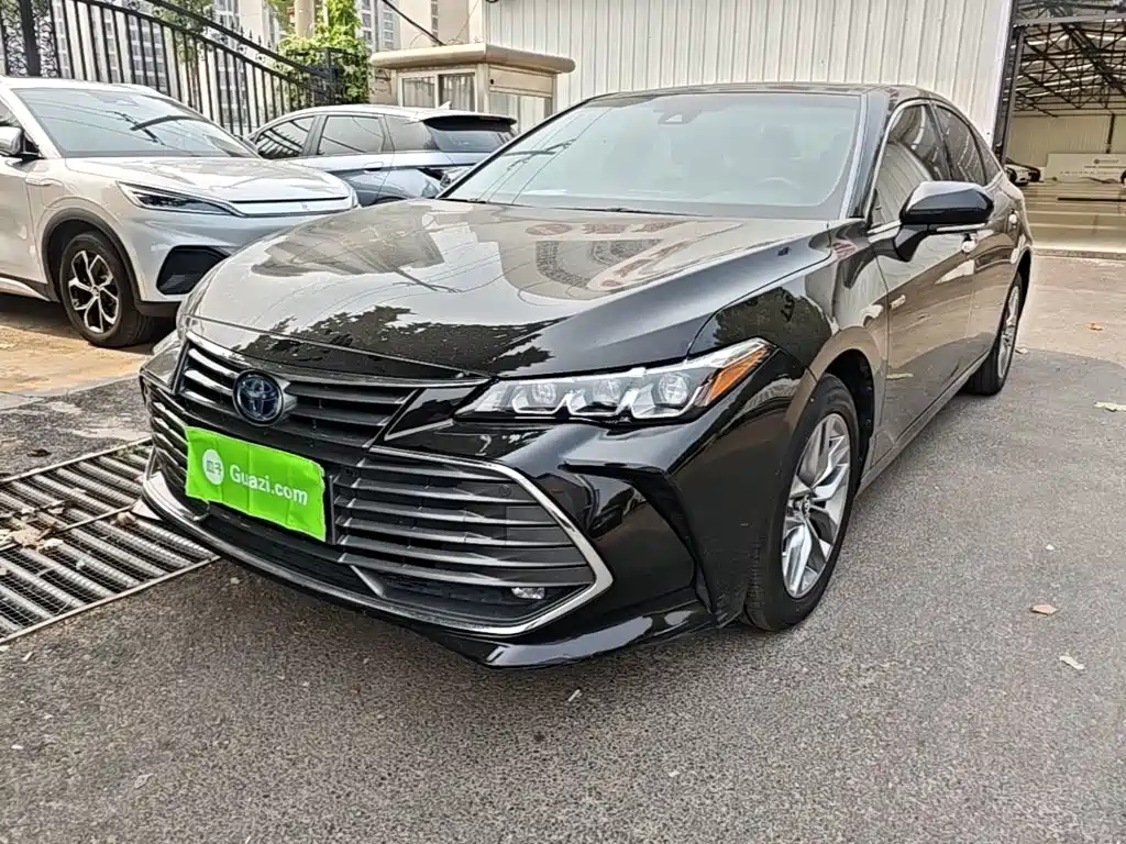 Toyota Avalon — фото 2