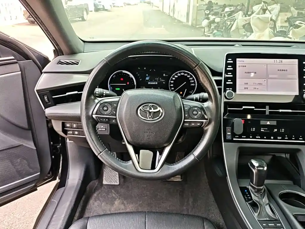 Toyota Avalon — фото 11
