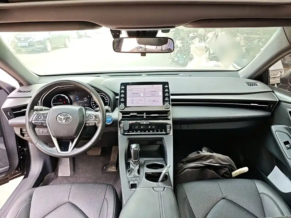Toyota Avalon — фото 10