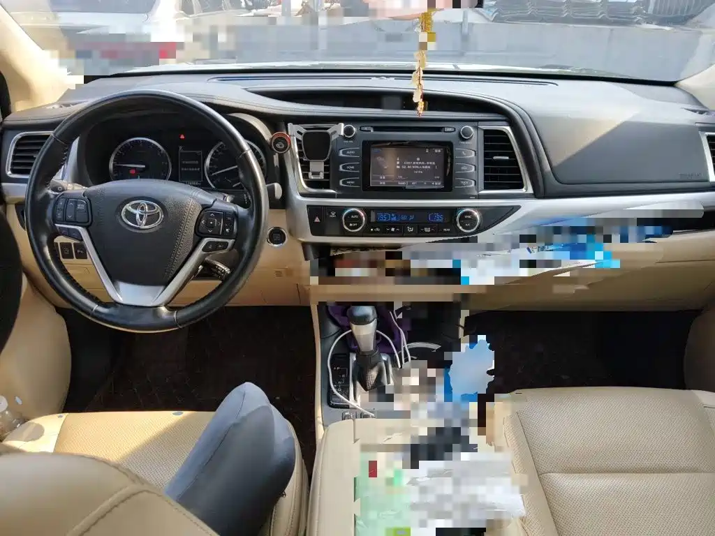 Toyota Highlander — фото 5