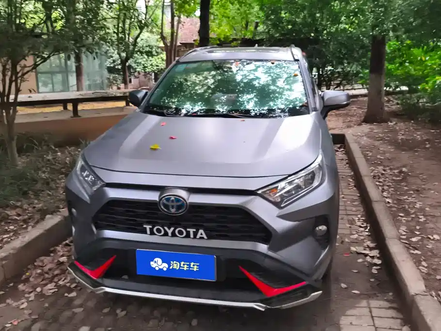 Toyota RAV4 — фото 2