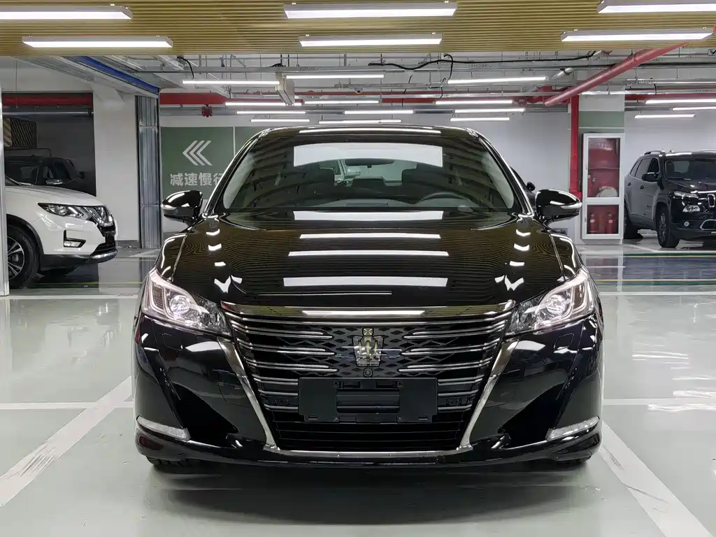 Toyota Crown — фото 2