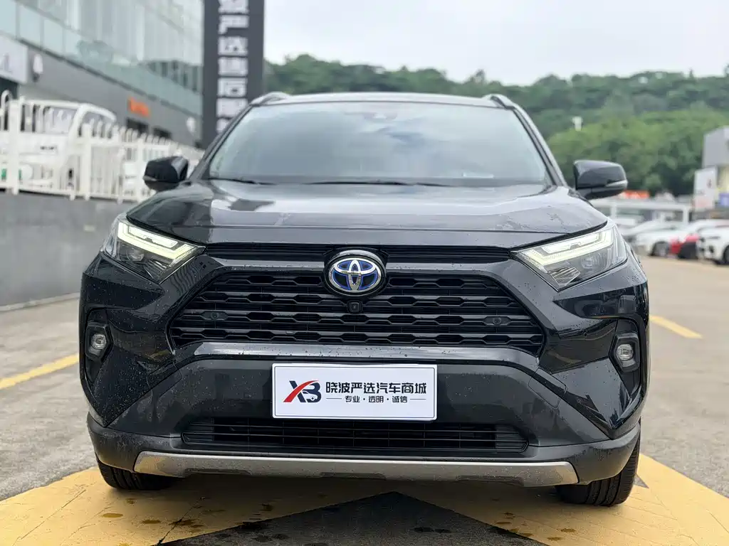Toyota RAV4 — фото 2