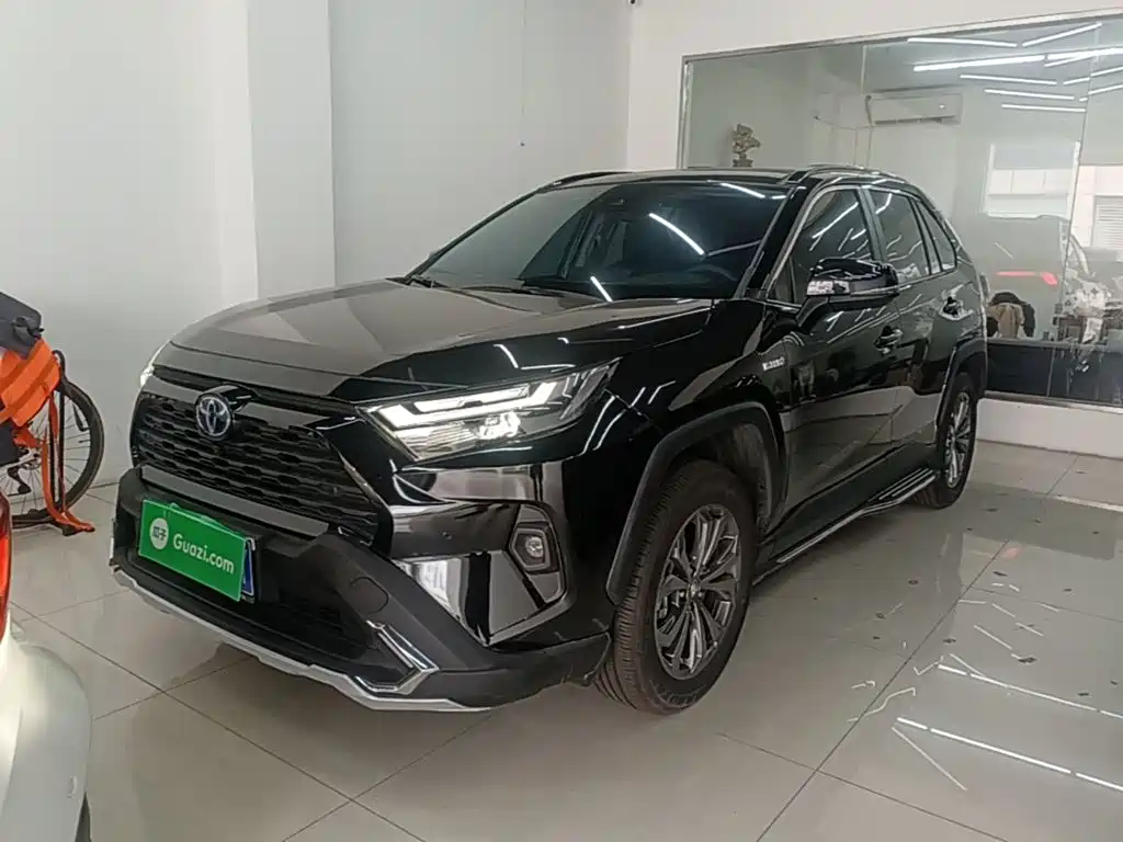 Toyota RAV4 — фото 2