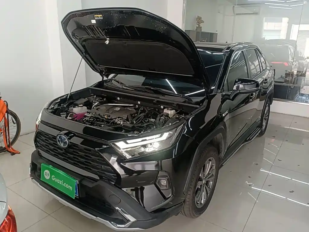 Toyota RAV4 — фото 20