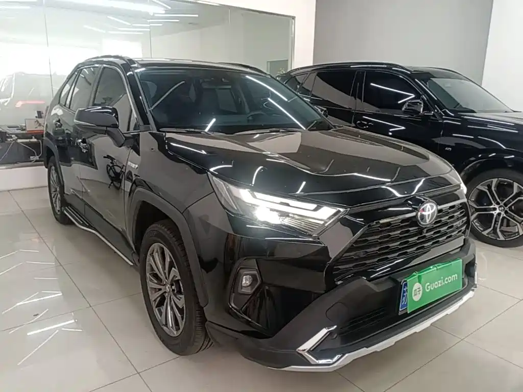 Toyota RAV4 — фото 4