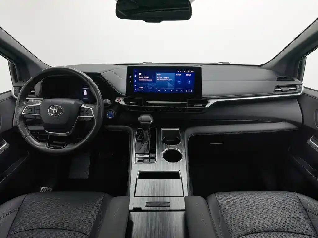 Toyota Sienna — фото 5