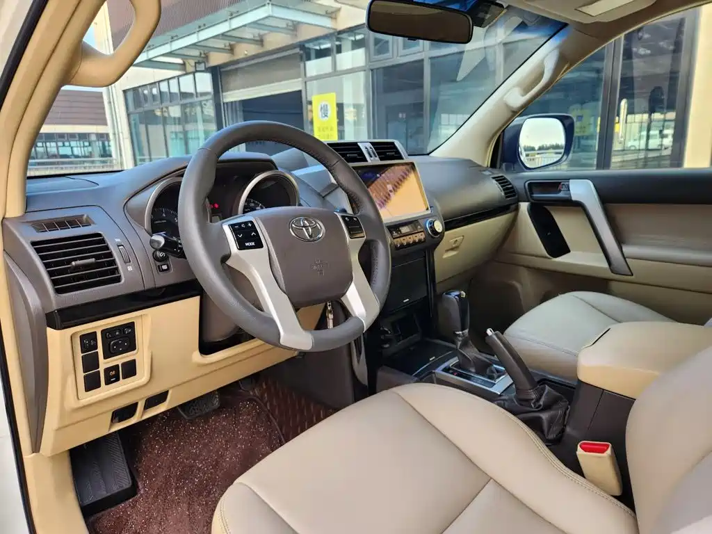 Toyota Prado — фото 11