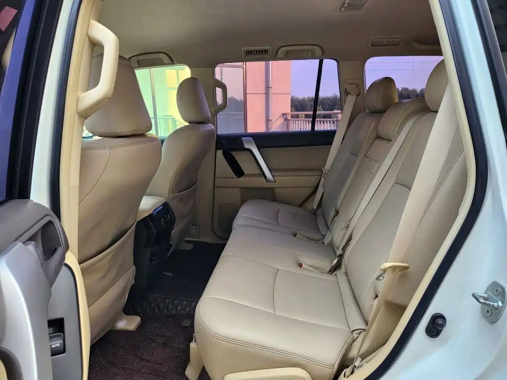 Toyota Prado — фото 15