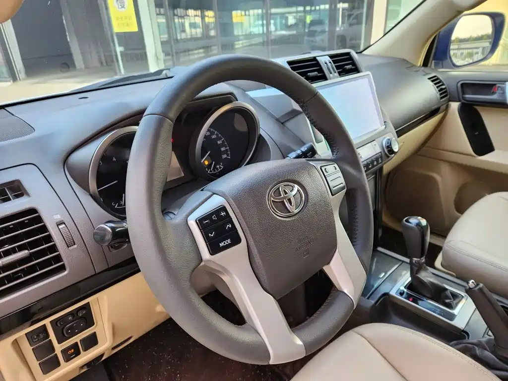 Toyota Prado — фото 3
