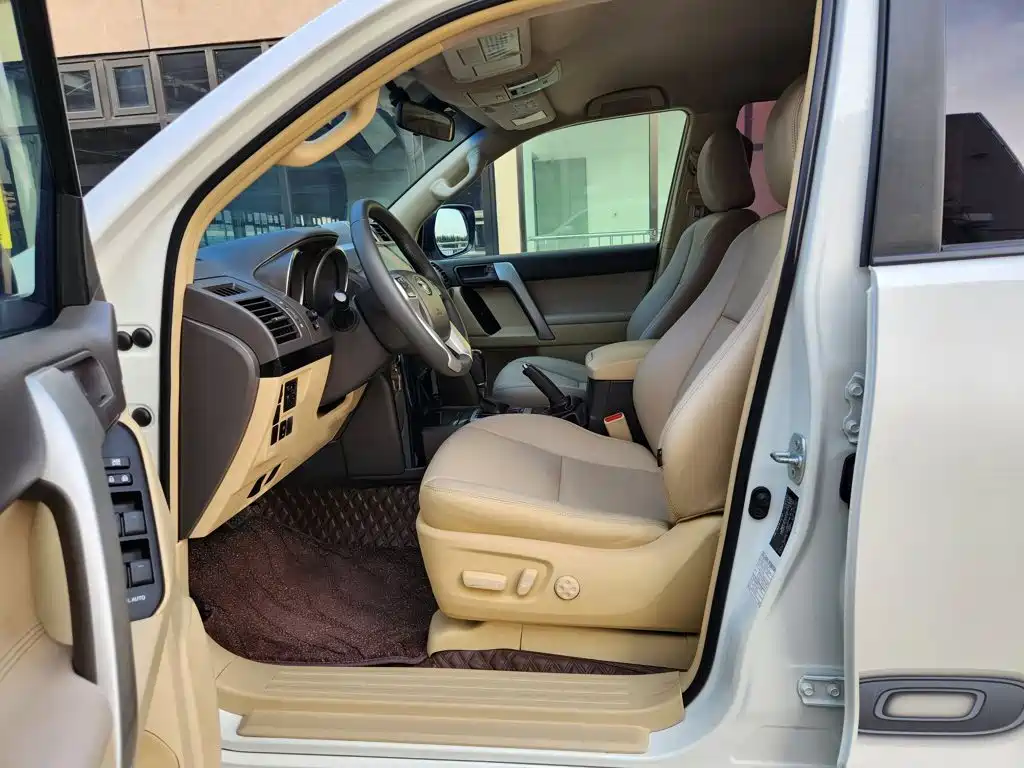Toyota Prado — фото 10