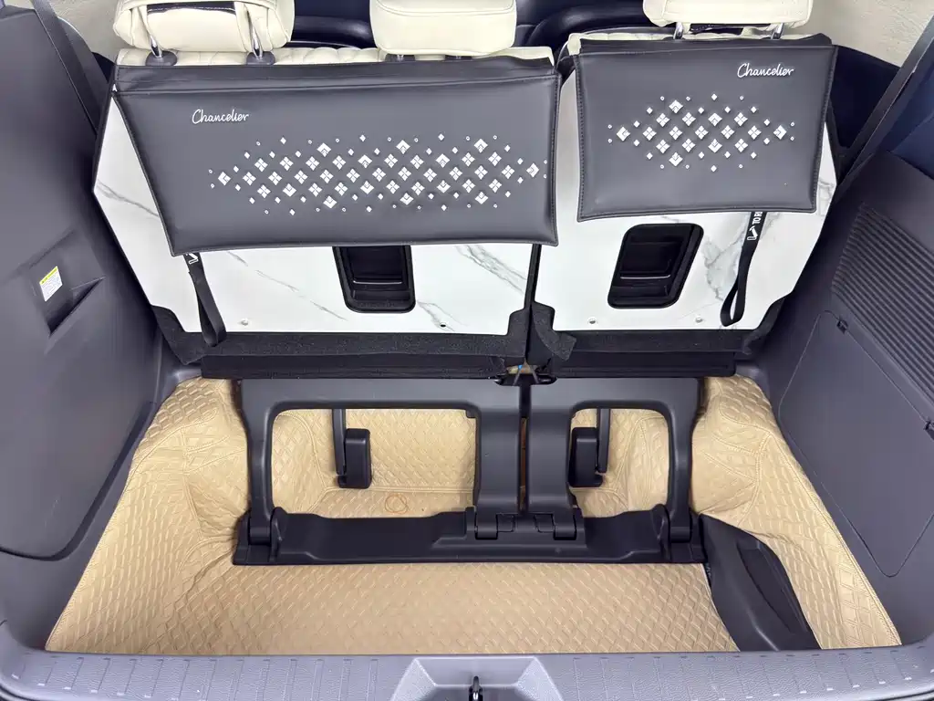 Toyota Sienna — фото 20