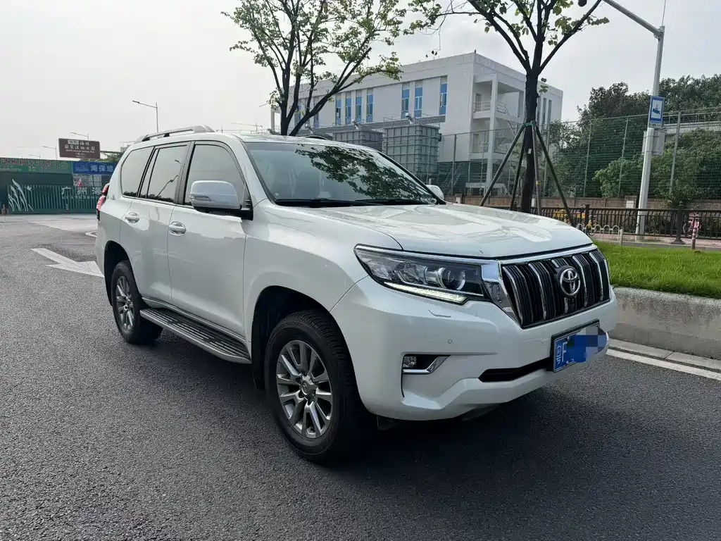 Toyota Prado — фото 3