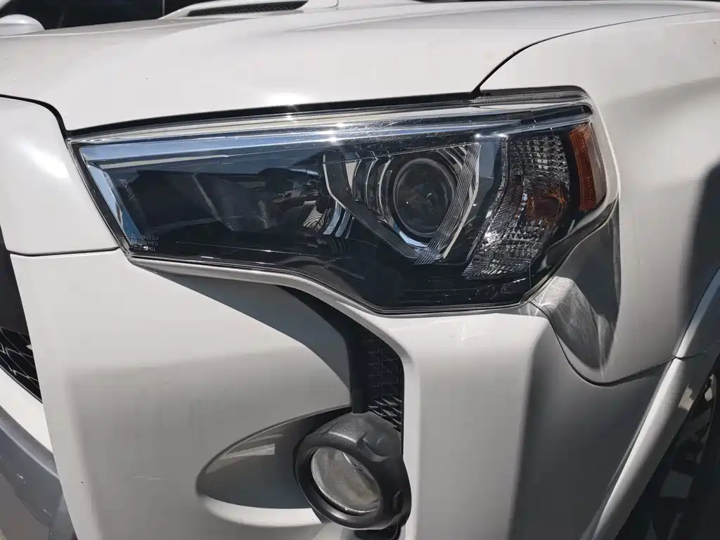 Toyota 4Runner — фото 9