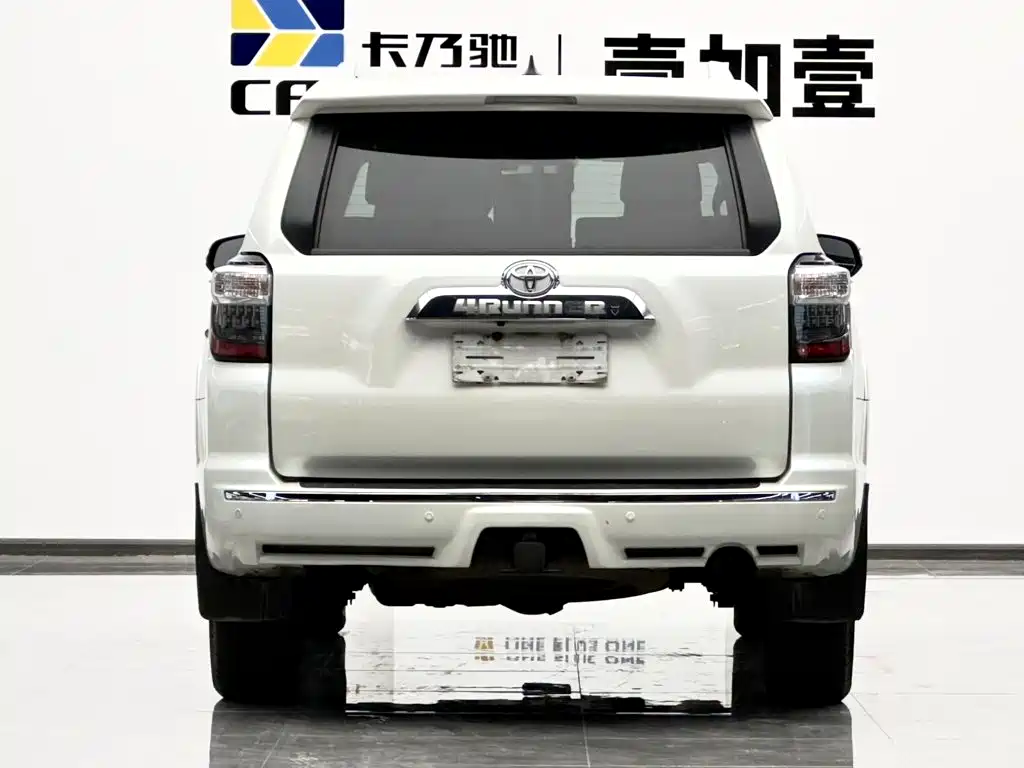 Toyota 4Runner — фото 5