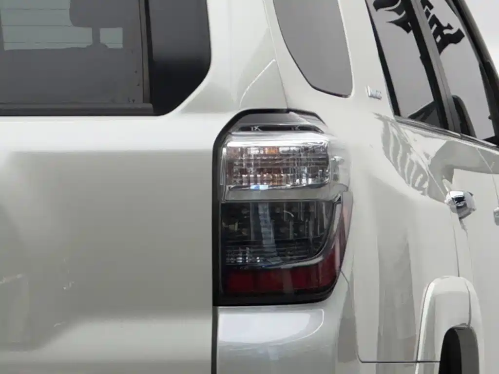 Toyota 4Runner — фото 6