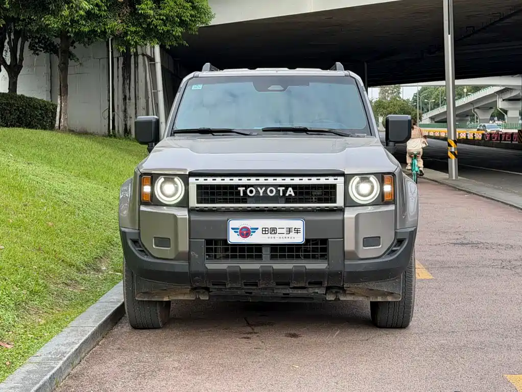 Toyota Prado — фото 2