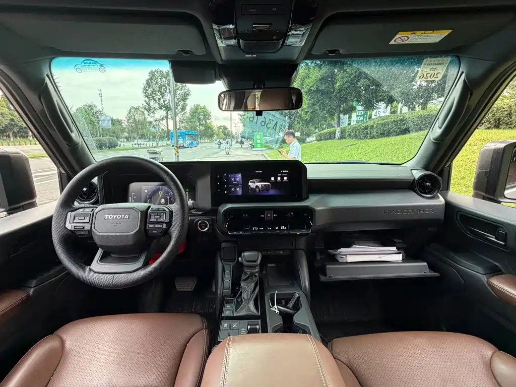 Toyota Prado — фото 13