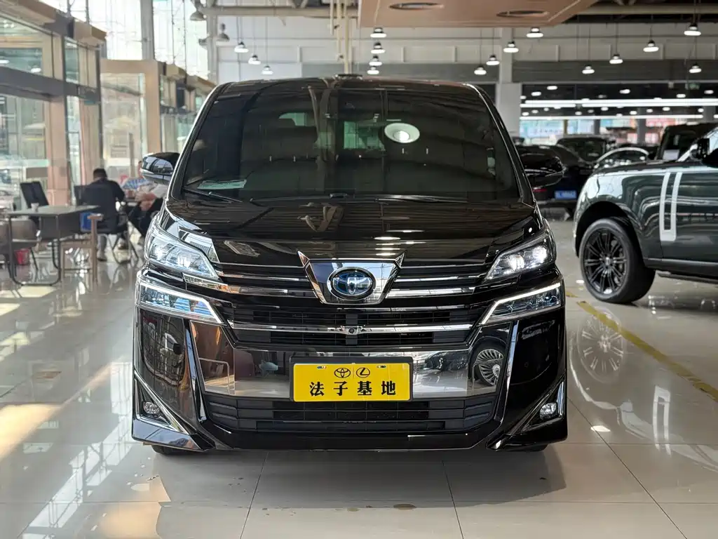 Toyota Vellfire — фото 2