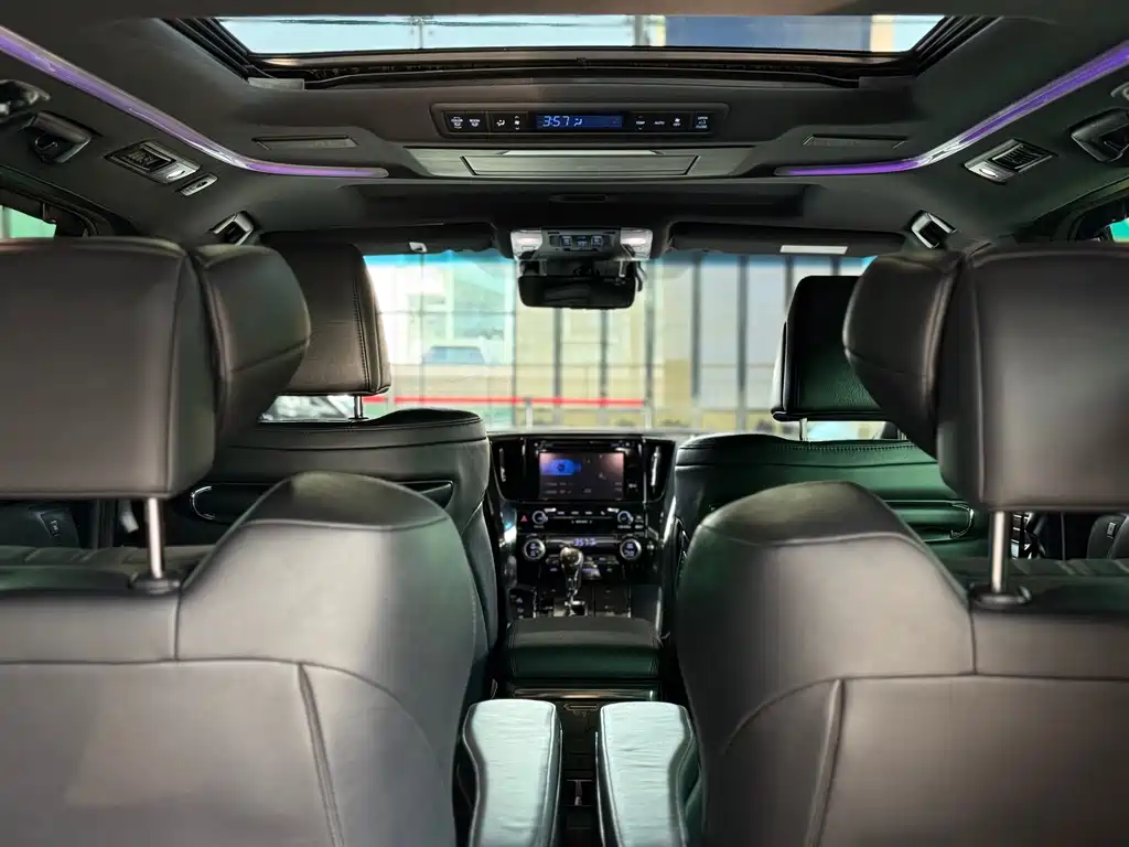 Toyota Vellfire — фото 17