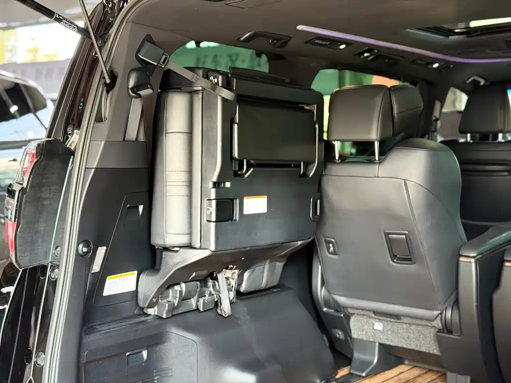 Toyota Vellfire — фото 19