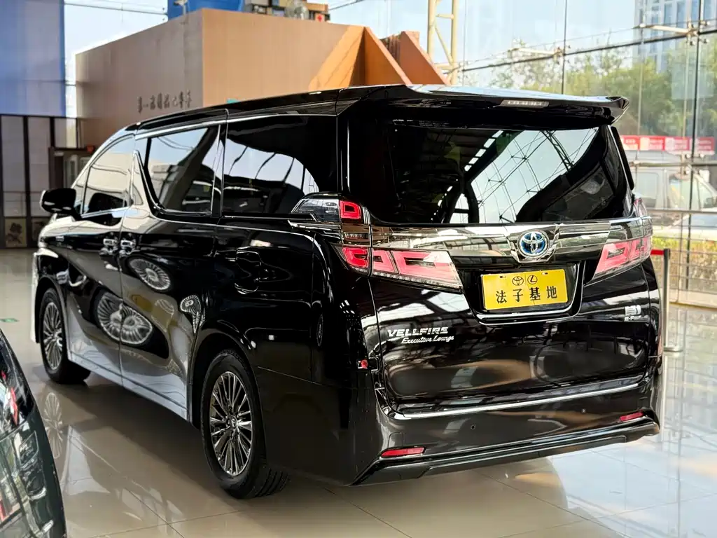 Toyota Vellfire — фото 20