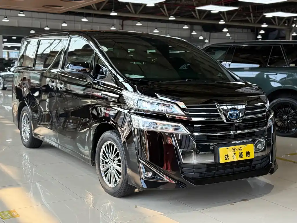 Toyota Vellfire — фото 3