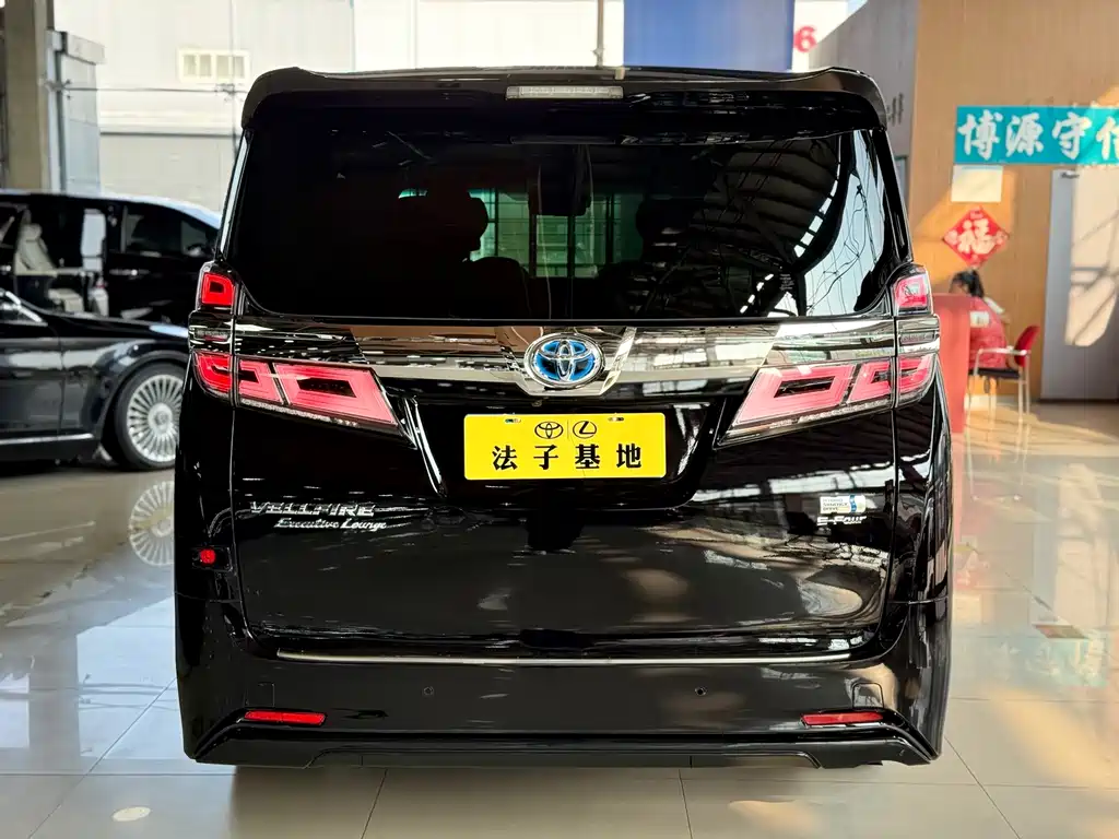 Toyota Vellfire — фото 21