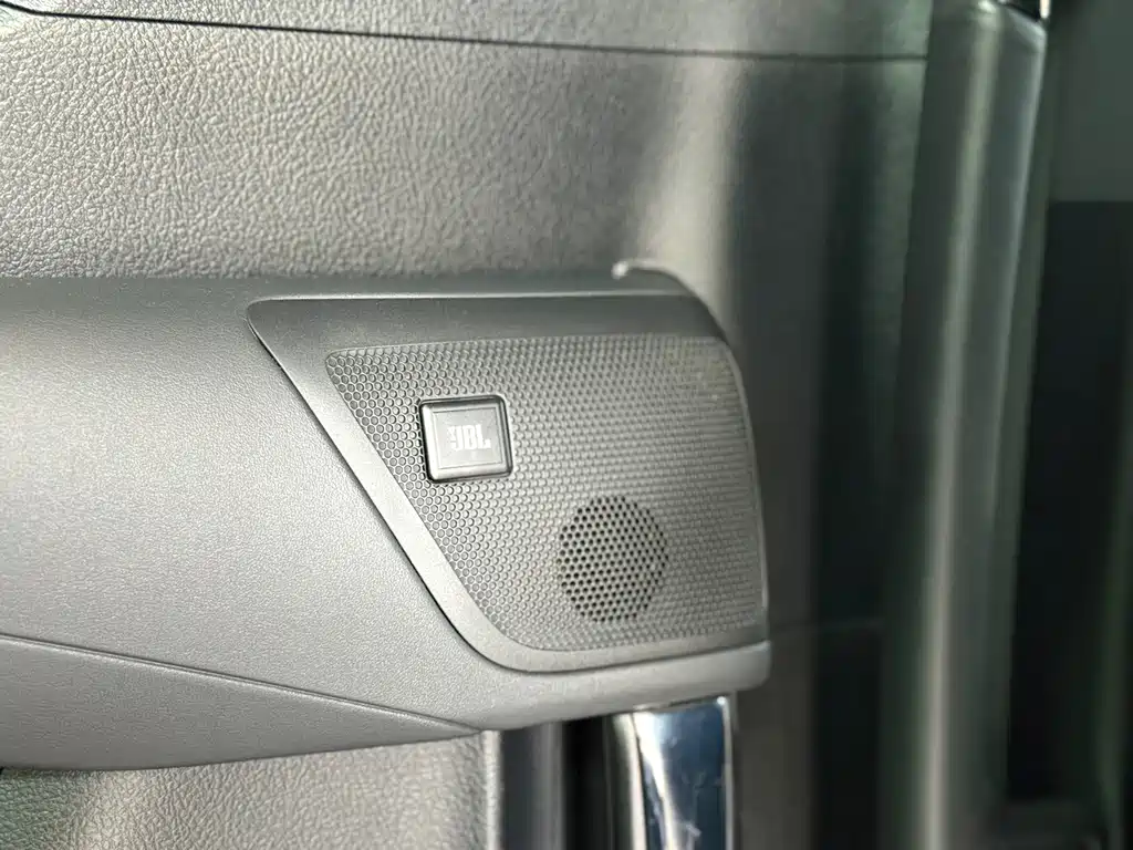 Toyota Vellfire — фото 24