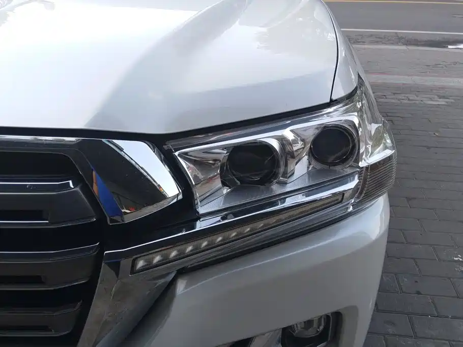 Toyota Land Cruiser — фото 5