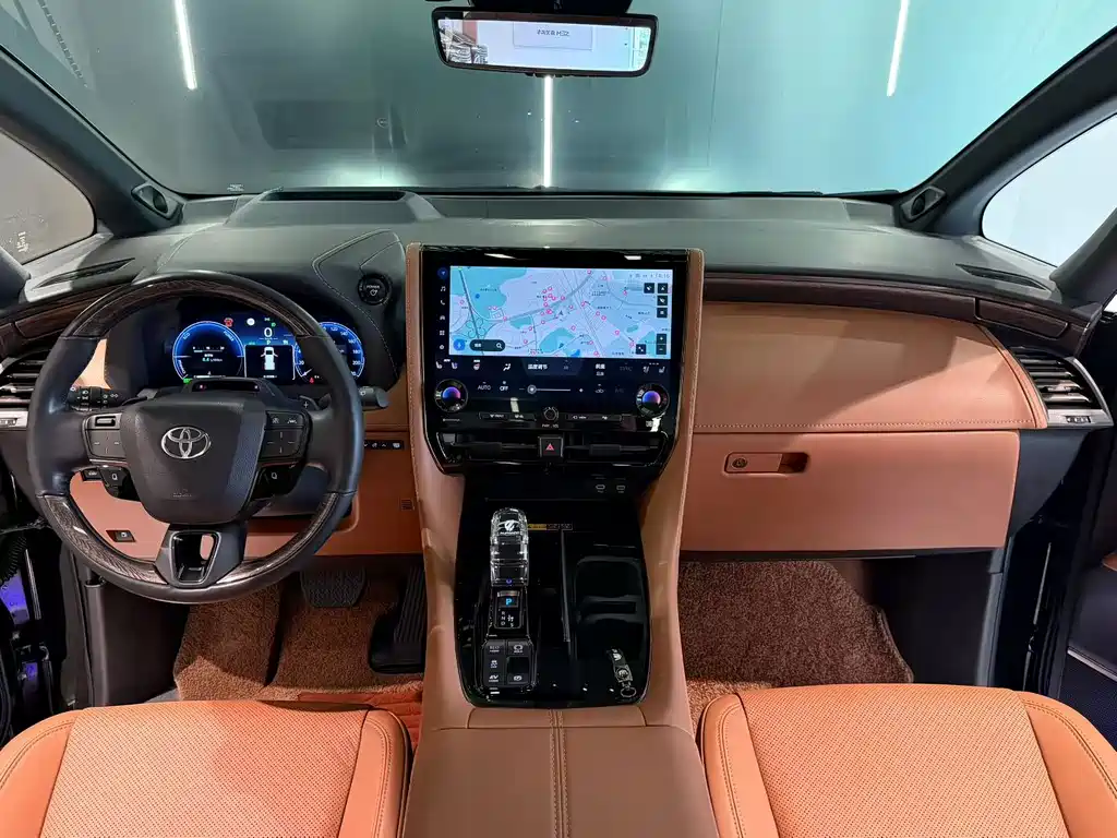 Toyota Alphard — фото 7
