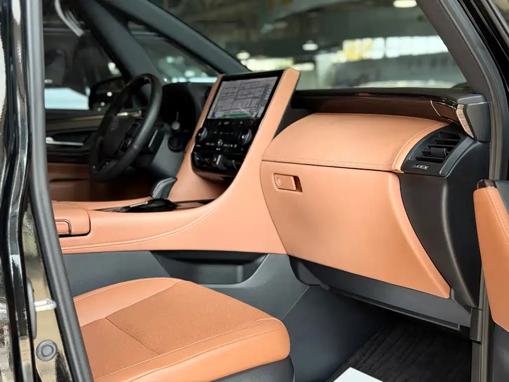 Toyota Alphard — фото 14