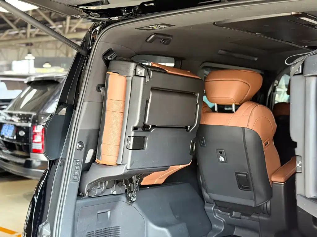 Toyota Alphard — фото 23