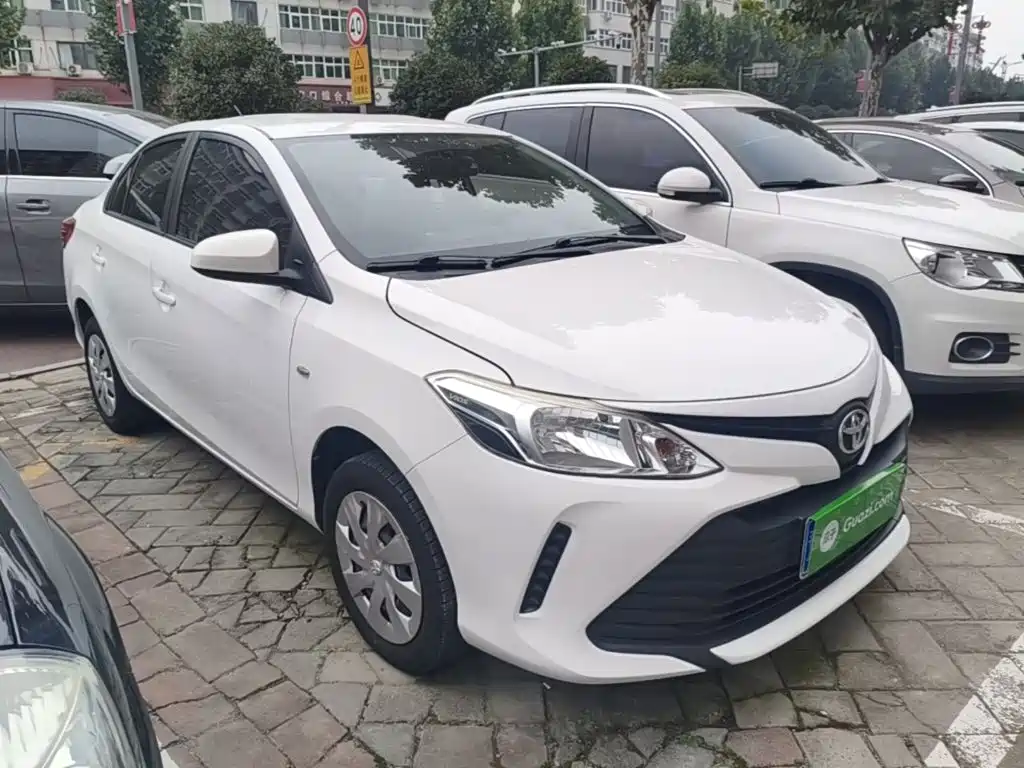 Toyota Vios — фото 4